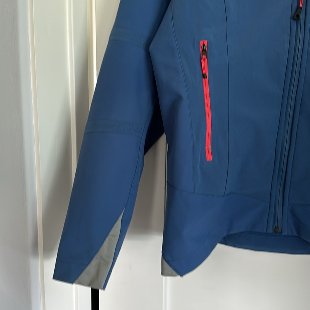 The North Face Summit Series jacket - Picture 4 of 9